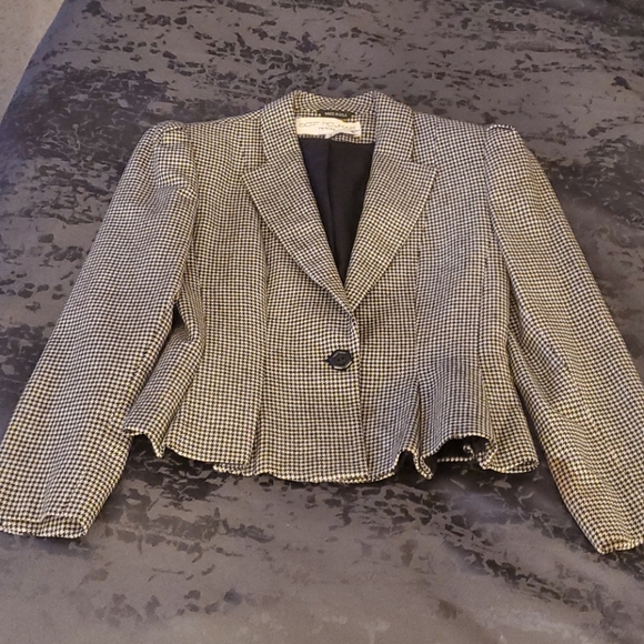 Bert Newman Petite Jackets & Blazers - Beautiful Vintage Bert Newman Petite Coat